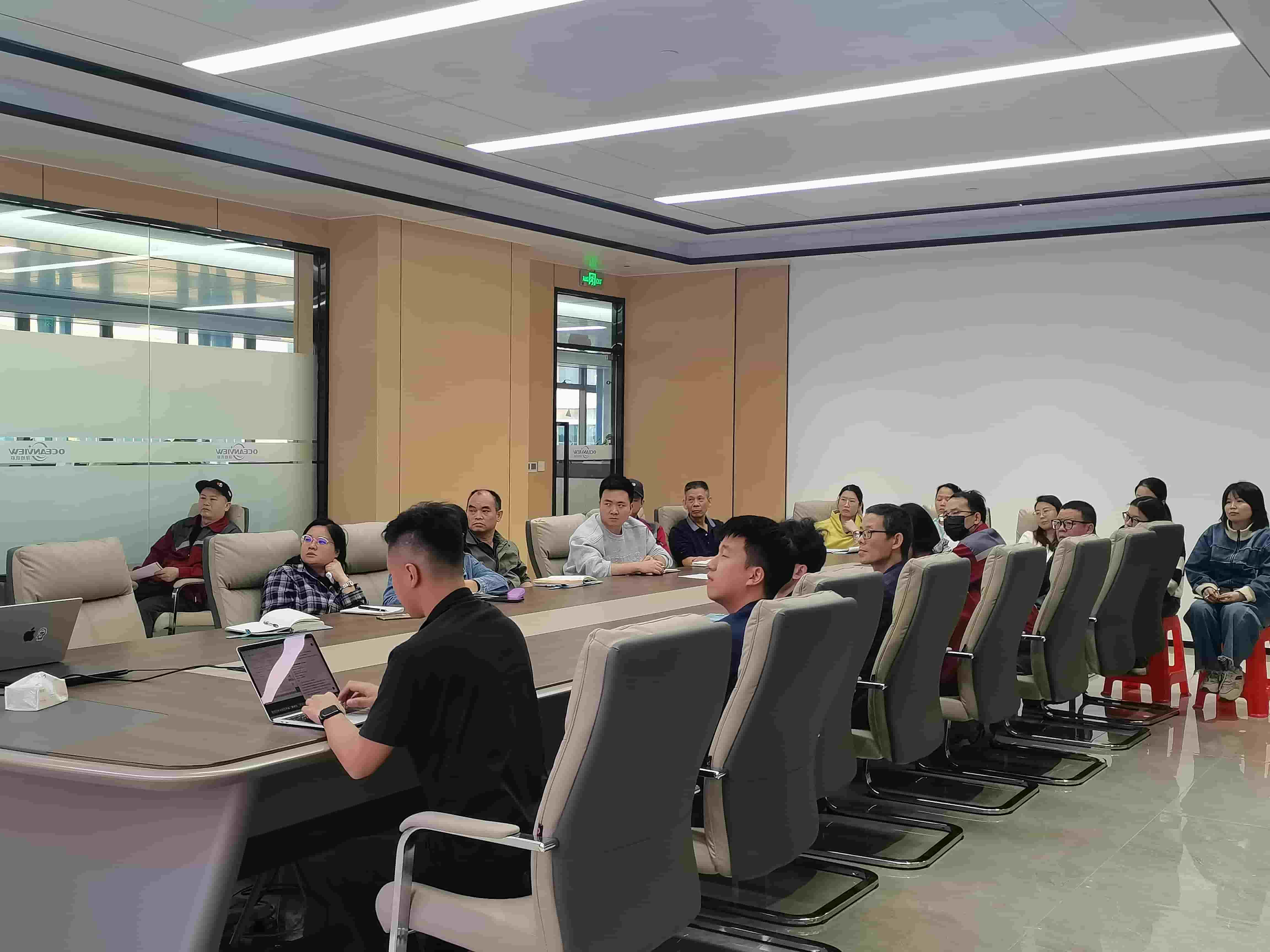 Oceanview lanza su primera capacitación en IA para toda la empresa para acelerar la transformación digital